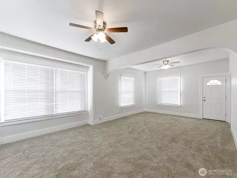 Living - 304 Varner Ave SE, Orting, WA 98360 photo 2 of 4