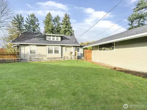 Exterior - 304 Varner Ave SE, Orting, WA 98360 photo 2 of 3