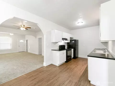 Kitchen - 304 Varner Ave SE, Orting, WA 98360 photo 4 of 4