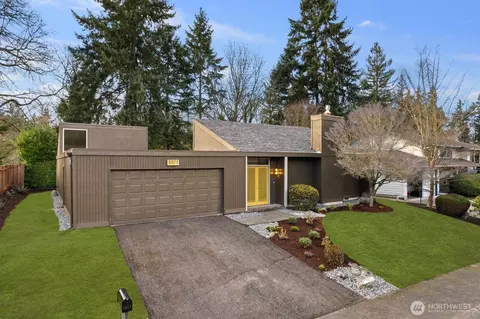 5011 120th Ave SE, Bellevue, WA 98006