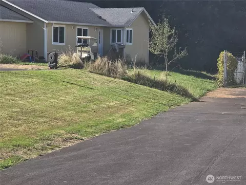 70 Glen Ln, Cathlamet, WA 98612