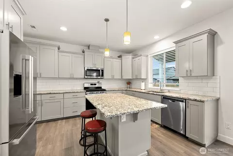 Kitchen - 507 Cope St SW, Orting, WA 98360 photo 3 of 4