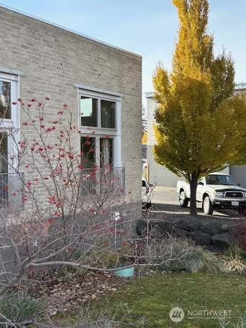 502 Wisconsin #1, Tieton, WA 98947