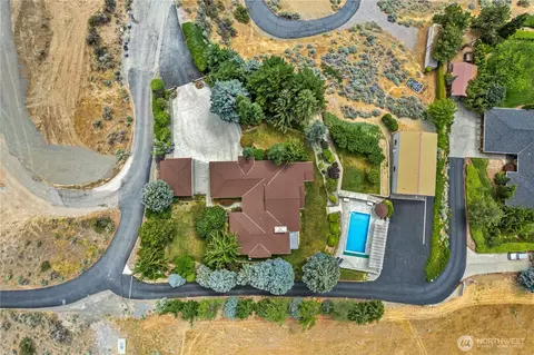 3822 School St, Wenatchee, WA 98801