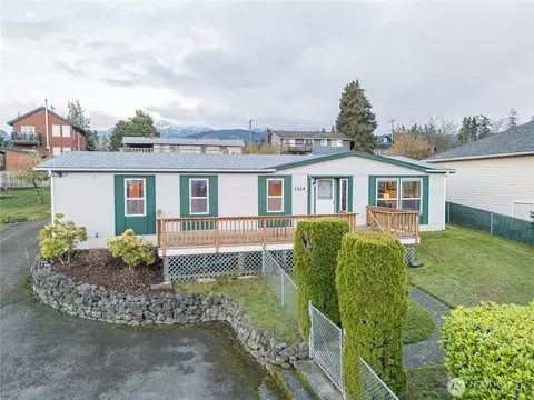 1124 Olympus Ave, Port Angeles, WA 98362