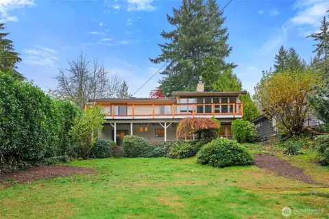 4203 Olympus Dr NE, Bremerton, WA 98310