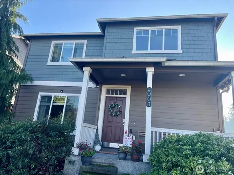 87 Hylebos Ave, Milton, WA 98354