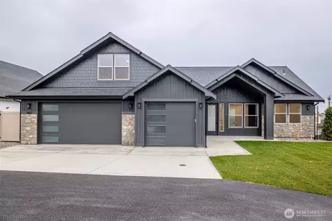 962 Wayne Ln, Wenatchee, WA 98801