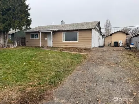 625 S Hawthorne Dr, Moses Lake, WA 98837
