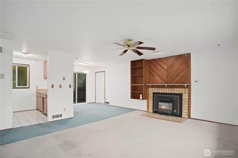Living - 4334 Grand Ave, Everett, WA 98203 photo 1 of 4