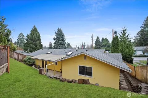 Exterior - 4334 Grand Ave, Everett, WA 98203 photo 5 of 7