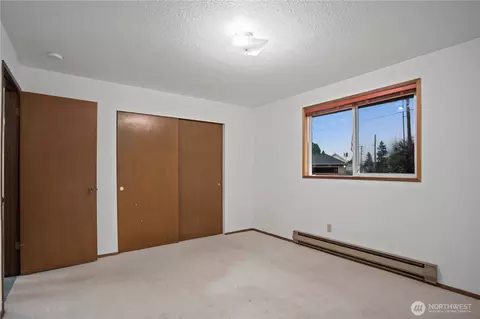 Bedroom - 4334 Grand Ave, Everett, WA 98203 photo 4 of 5