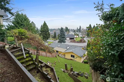 Exterior - 4334 Grand Ave, Everett, WA 98203 photo 7 of 7