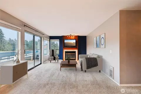 12300 33rd Ave NE #402, Seattle, WA 98125