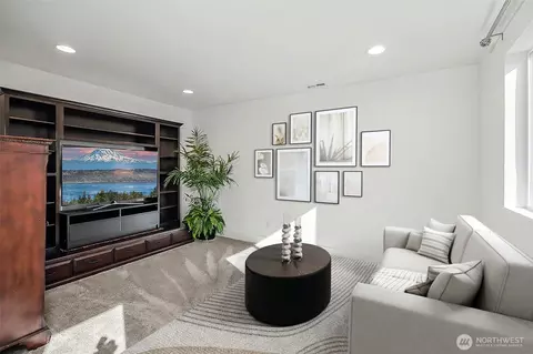 Living - 3359 Terry Ln, Enumclaw, WA 98022 photo 5 of 5