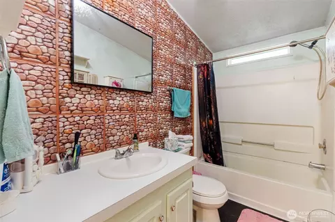 821 Tipsoo Loop S #A, Rainier, WA 98576 photo 21