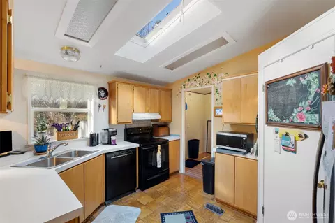 821 Tipsoo Loop S #A, Rainier, WA 98576 photo 14