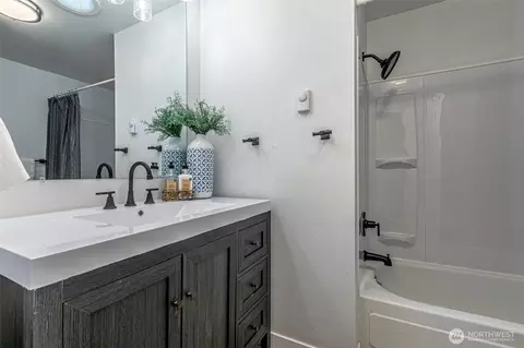 Bath - 8624 Xavier Way, Everett, WA 98208 photo 4 of 4