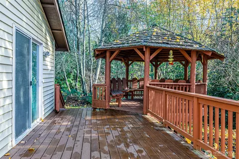 Exterior - 8624 Xavier Way, Everett, WA 98208 photo 5 of 7