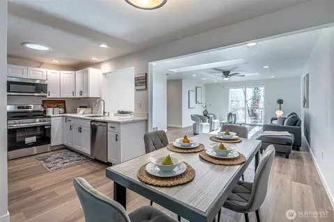 Dining - 8624 Xavier Way, Everett, WA 98208 photo 3 of 4