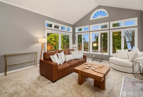 Living - 8430 Talbot Rd, Edmonds, WA 98026 photo 1 of 5