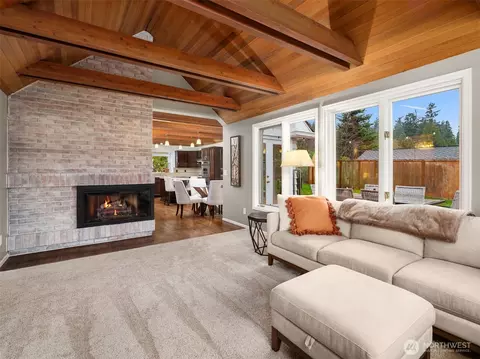 Living - 8430 Talbot Rd, Edmonds, WA 98026 photo 4 of 5