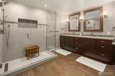 Bath - 8430 Talbot Rd, Edmonds, WA 98026 photo 1 of 4