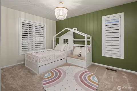 Bedroom - 8430 Talbot Rd, Edmonds, WA 98026 photo 2 of 3