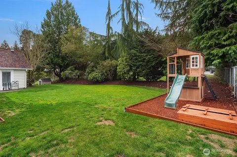 Exterior - 8430 Talbot Rd, Edmonds, WA 98026 photo 5 of 8
