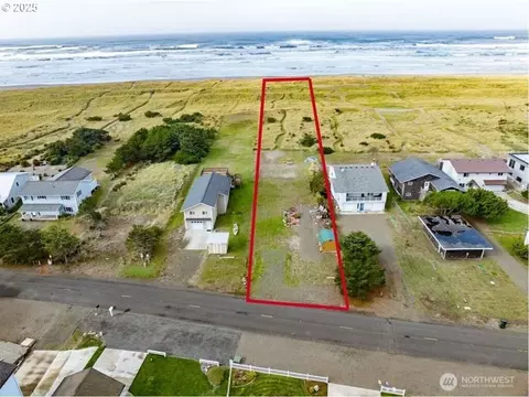 34213 G St, Ocean Park, WA 98640