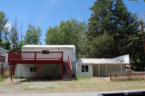 117 E Lake St, Conconully, WA 98819