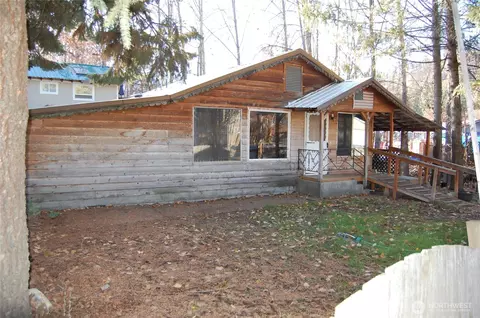117 E Lake St, Conconully, WA 98819