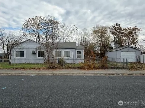 804 S Burress Ave, Moses Lake, WA 98837