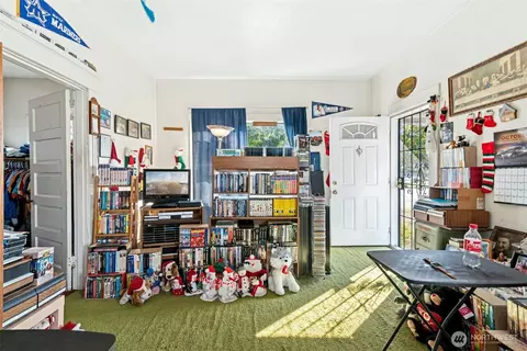 Entry Way - 1926 Colby Ave, Everett, WA 98201 photo 2 of 2