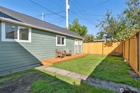 Exterior - 1926 Colby Ave, Everett, WA 98201 photo 3 of 8