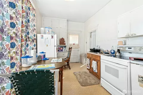 Kitchen - 1926 Colby Ave, Everett, WA 98201 photo 4 of 5
