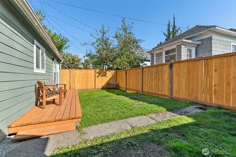 Exterior - 1926 Colby Ave, Everett, WA 98201 photo 4 of 8