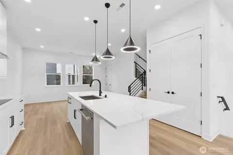 Kitchen - 18805 99th Ct NE #C, Bothell, WA 98011 photo 6 of 7