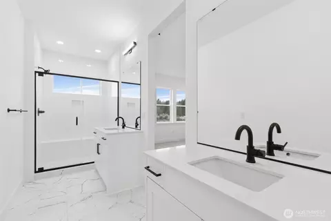 Bath - 18805 99th Ct NE #C, Bothell, WA 98011 photo 2 of 6