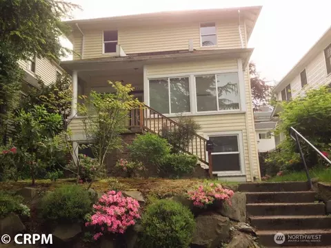 5211 19th Ave NE, Seattle, WA 98105