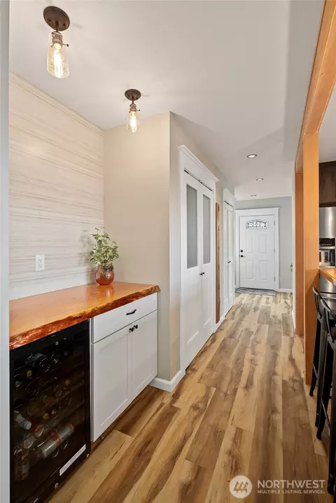 Entry Way - 1726 63rd St SE, Everett, WA 98203 photo 2 of 2
