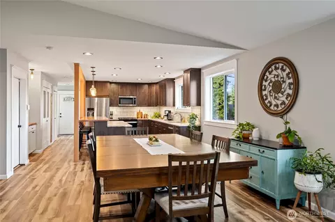 Dining - 1726 63rd St SE, Everett, WA 98203 photo 1 of 2