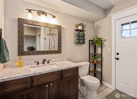 Bath - 1726 63rd St SE, Everett, WA 98203 photo 1 of 5