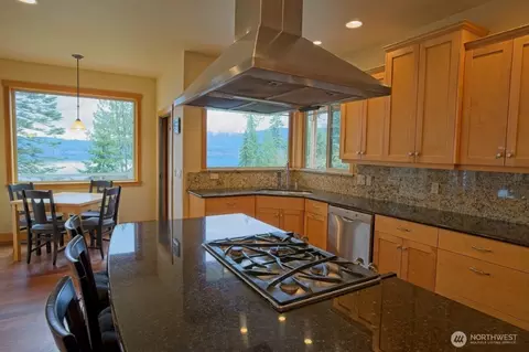 Kitchen - 3729 W Sequim Bay Rd, Sequim, WA 98382 photo 2 of 4