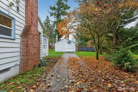Exterior - 7554 Nooksack Rd, Everson, WA 98247 photo 3 of 12