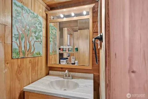 Bath - 7554 Nooksack Rd, Everson, WA 98247 photo 4 of 4
