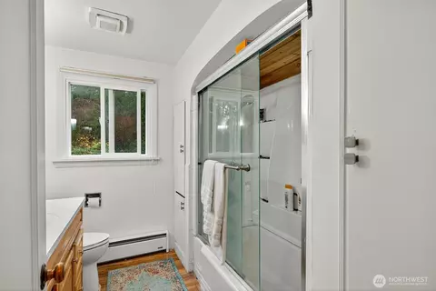 Bath - 7554 Nooksack Rd, Everson, WA 98247 photo 2 of 4