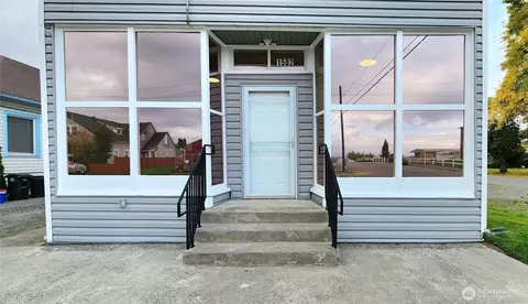 Exterior - 1502 Walnut St, Everett, WA 98201 photo 2 of 3