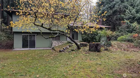 16826 41st St E, Lake Tapps, WA 98391