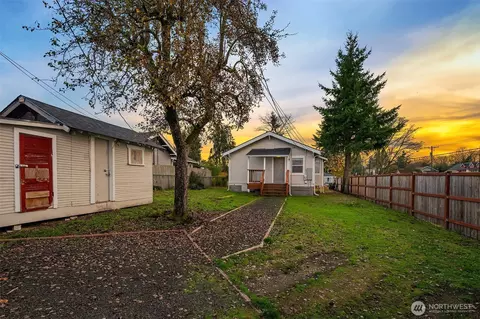 Exterior - 403 E Wright Ave, Tacoma, WA 98404 photo 2 of 4